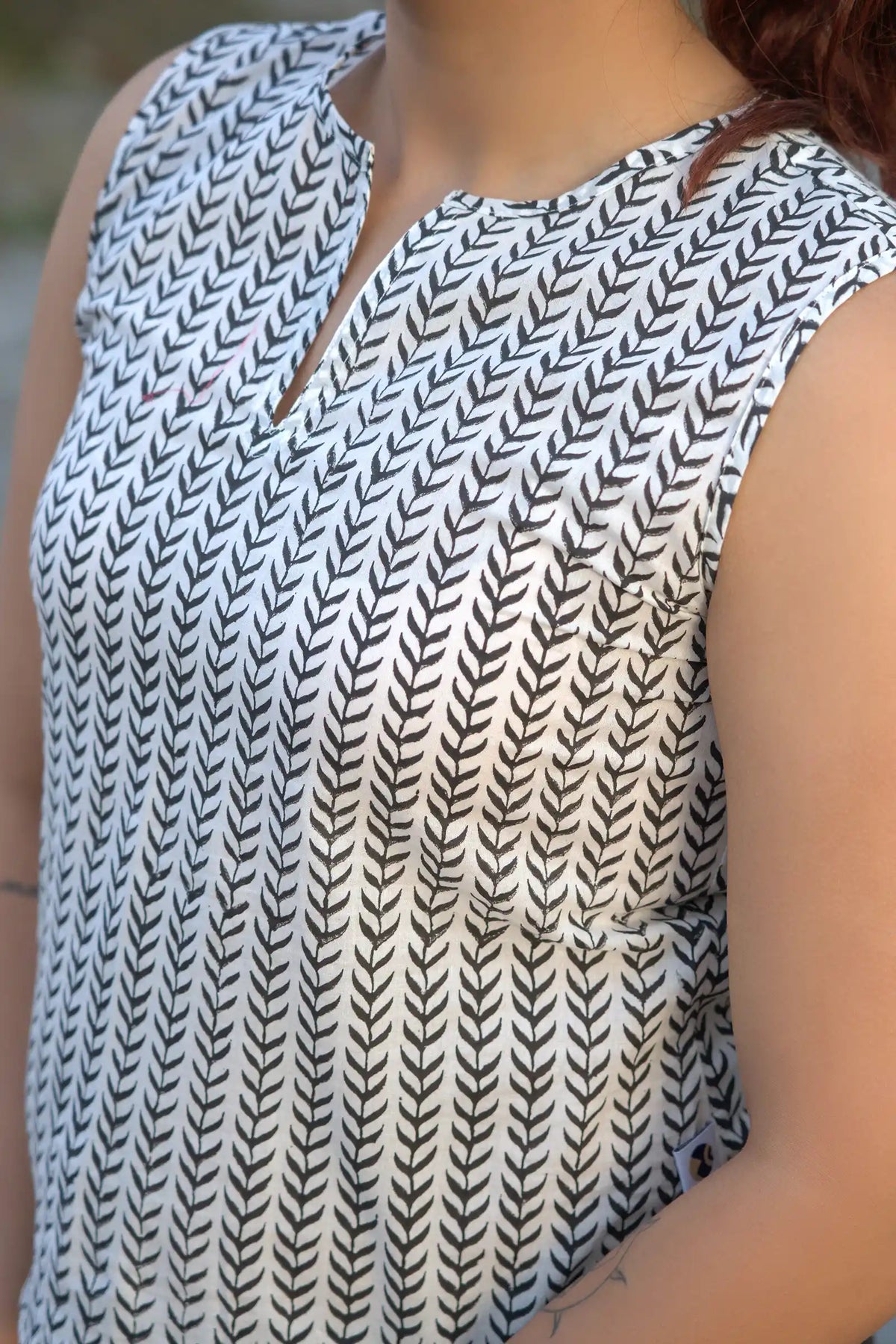 Sleeveless Black Leaf Print Cotton Top