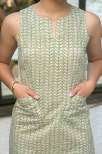 Premium cotton sheath dress in green – hand block printed