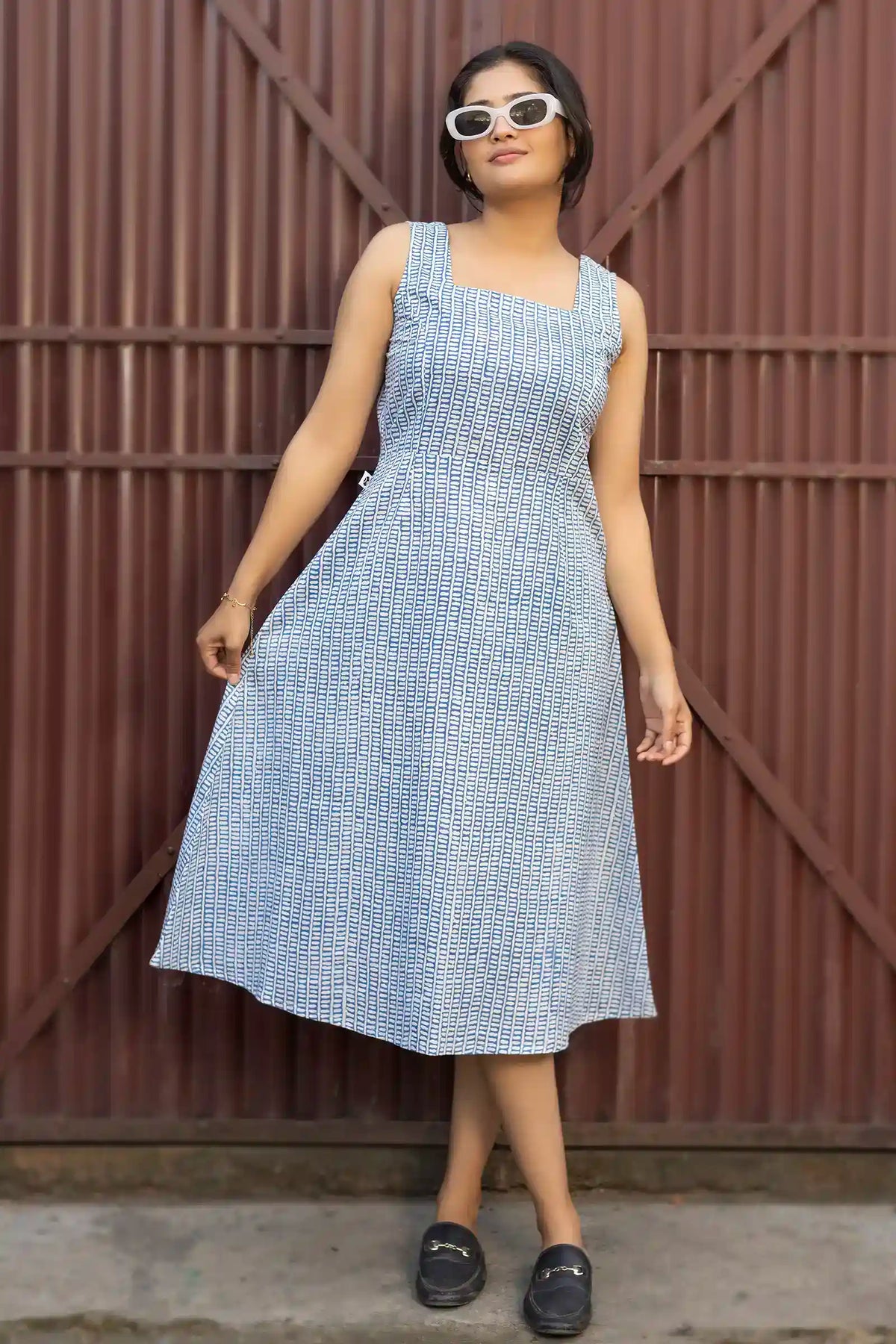 Sustainable blue cotton dress – sleeveless hand block printed midi by Avni