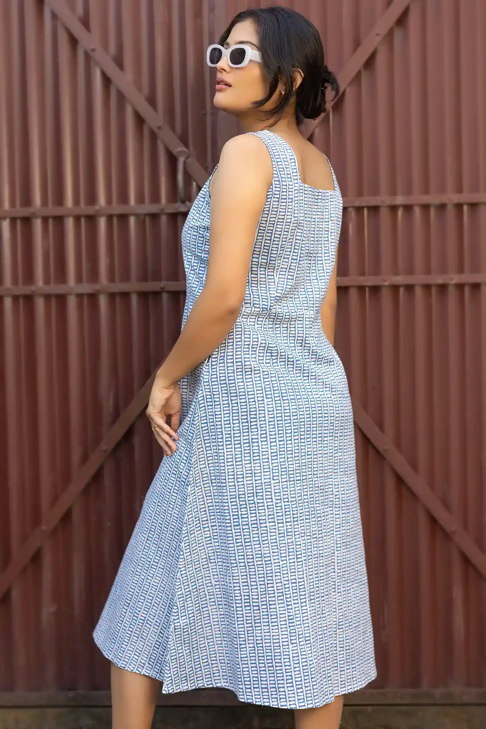 Avni Hand Block Printed Blue Sleeveless Midi Dress – Nilam India